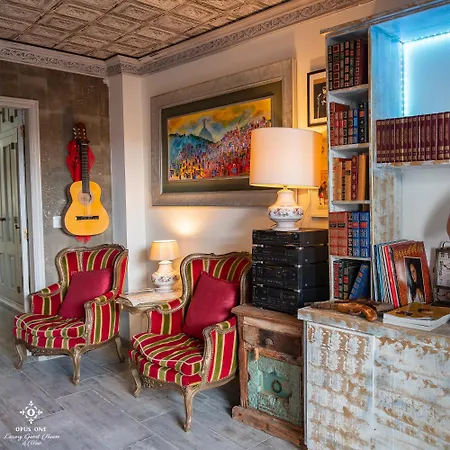 Opus One Luxury & Wine Ξενοδοχείο